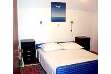 Croaţia Privát Slatine, Exteriorul